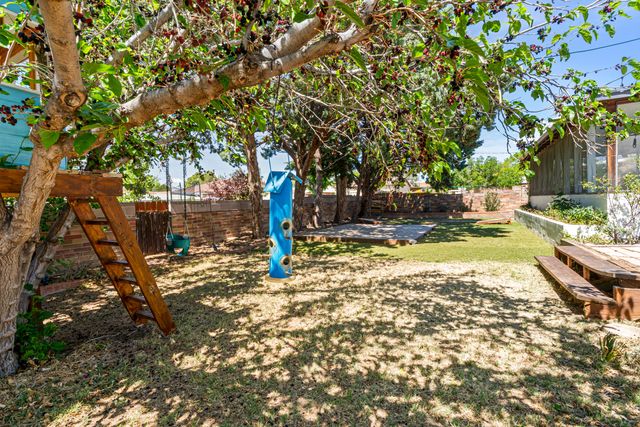 2215 Utah Street NE, Albuquerque, NM 87110