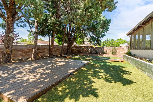 2215 Utah Street NE, Albuquerque, NM 87110