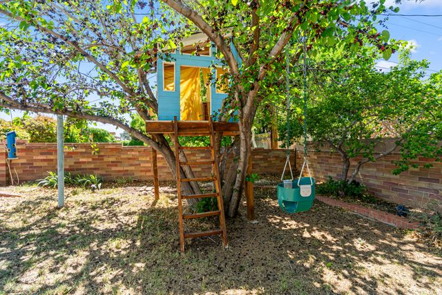 2215 Utah Street NE, Albuquerque, NM 87110