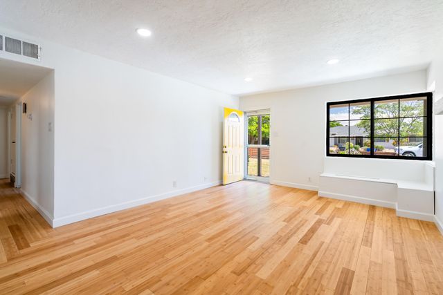 2215 Utah Street NE, Albuquerque, NM 87110