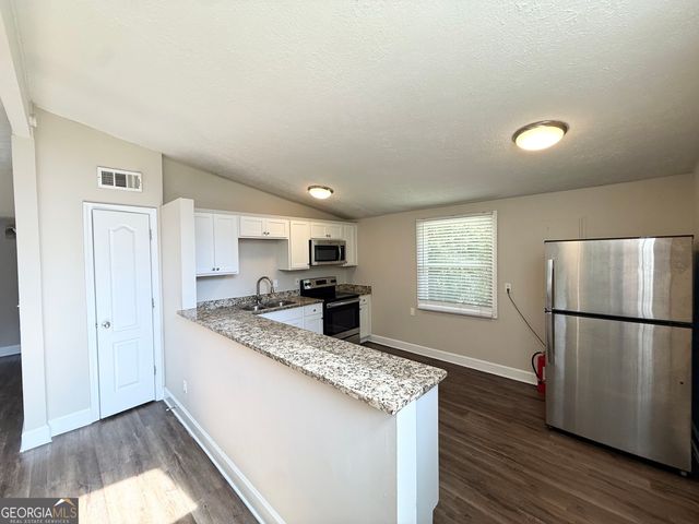 2837 Redwine Road, East Point, GA 30344