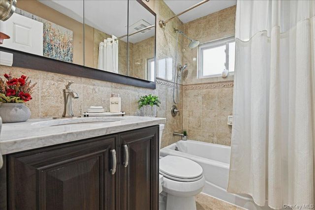 176 S Centre Avenue, Rockville Centre, NY 11570