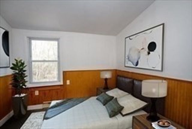 87 Winthrop St, Rehoboth, MA 02769