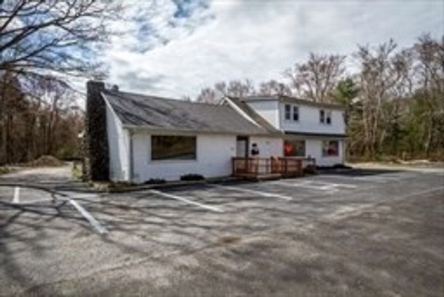87 Winthrop St, Rehoboth, MA 02769