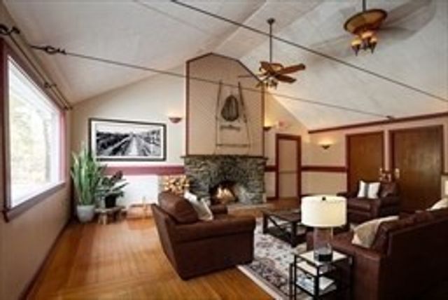 87 Winthrop St, Rehoboth, MA 02769