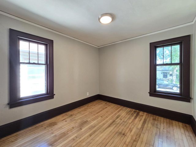 4933 N 38th STREET, Milwaukee, WI 53209