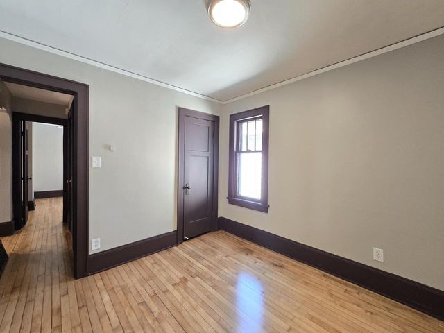 4933 N 38th STREET, Milwaukee, WI 53209