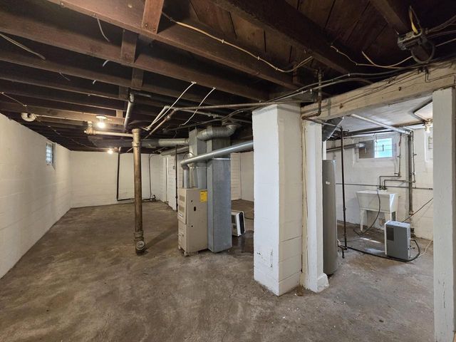 4933 N 38th STREET, Milwaukee, WI 53209
