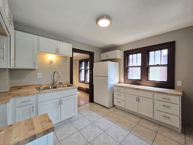 4933 N 38th STREET, Milwaukee, WI 53209