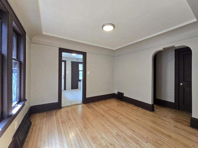 4933 N 38th STREET, Milwaukee, WI 53209