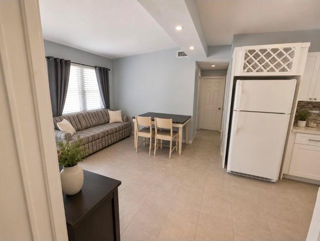 260 N Palm Drive, Boynton Beach, FL 33435