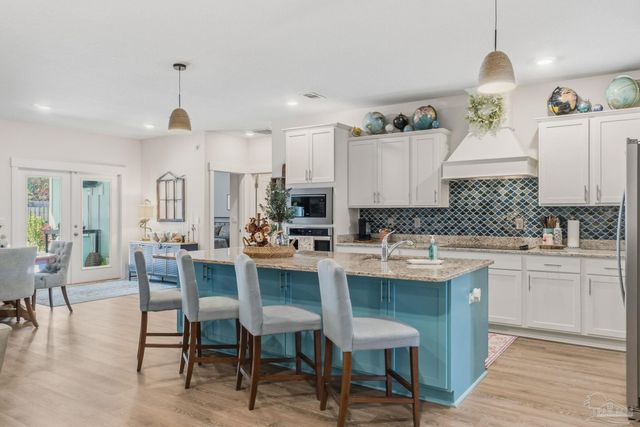 1469 Ballyhoo Dr, Gulf Breeze, FL 32563