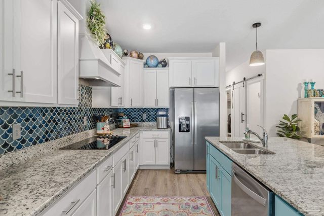 1469 Ballyhoo Dr, Gulf Breeze, FL 32563