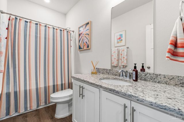 1469 Ballyhoo Dr, Gulf Breeze, FL 32563