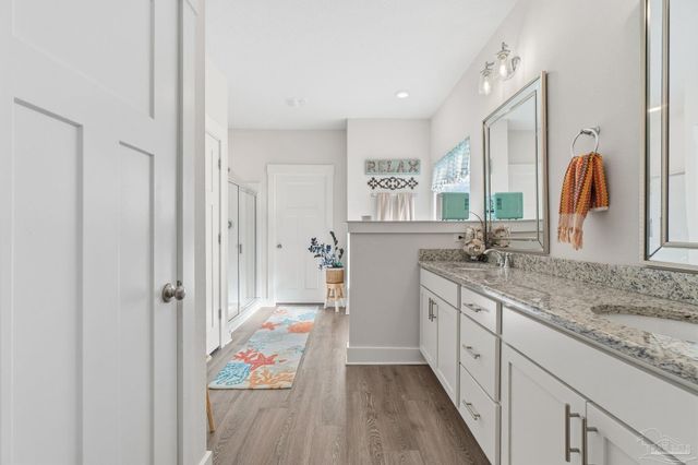 1469 Ballyhoo Dr, Gulf Breeze, FL 32563