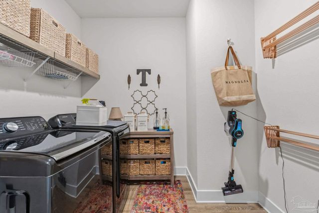 1469 Ballyhoo Dr, Gulf Breeze, FL 32563