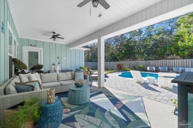 1469 Ballyhoo Dr, Gulf Breeze, FL 32563