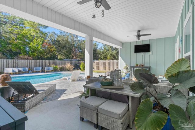 1469 Ballyhoo Dr, Gulf Breeze, FL 32563