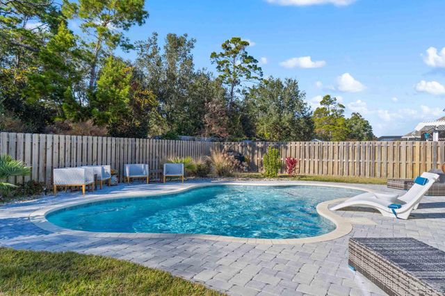 1469 Ballyhoo Dr, Gulf Breeze, FL 32563