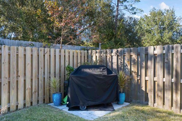 1469 Ballyhoo Dr, Gulf Breeze, FL 32563