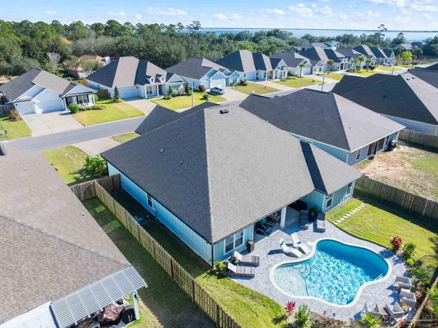 1469 Ballyhoo Dr, Gulf Breeze, FL 32563