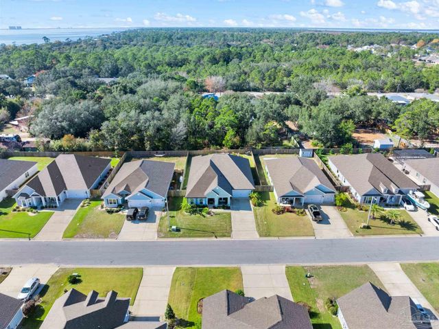 1469 Ballyhoo Dr, Gulf Breeze, FL 32563