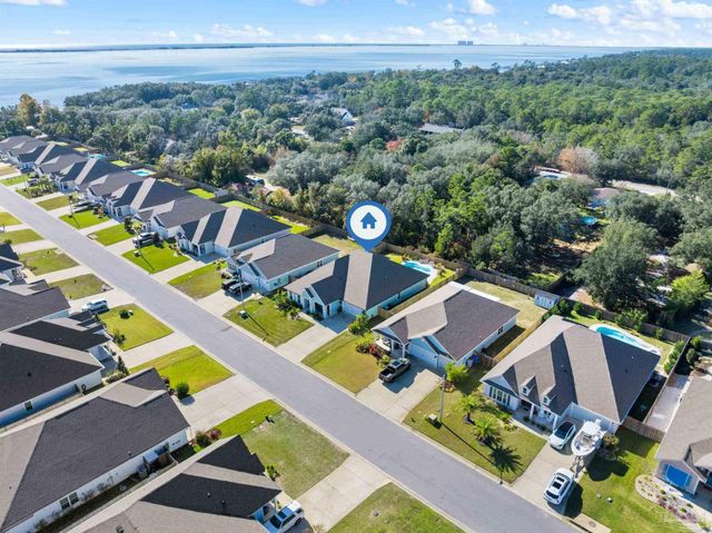 1469 Ballyhoo Dr, Gulf Breeze, FL 32563