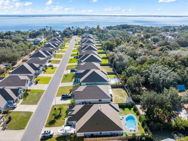 1469 Ballyhoo Dr, Gulf Breeze, FL 32563