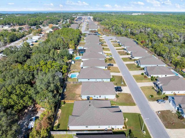 1469 Ballyhoo Dr, Gulf Breeze, FL 32563