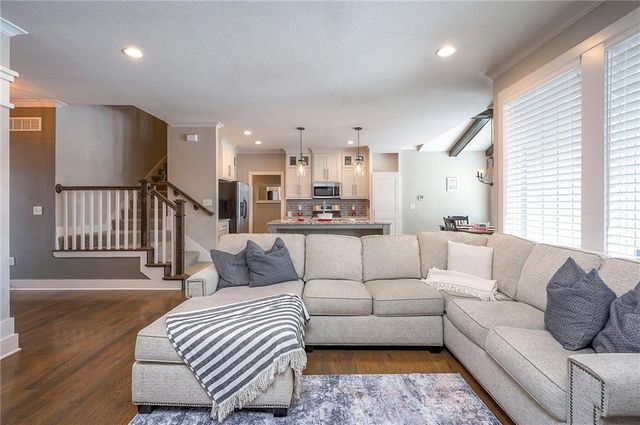 16471 S Parkwood Street, Olathe, KS 66062