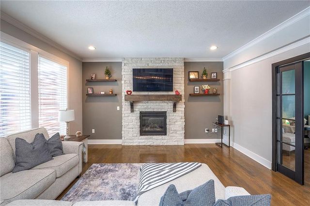 16471 S Parkwood Street, Olathe, KS 66062