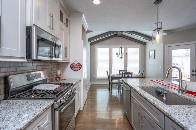 16471 S Parkwood Street, Olathe, KS 66062