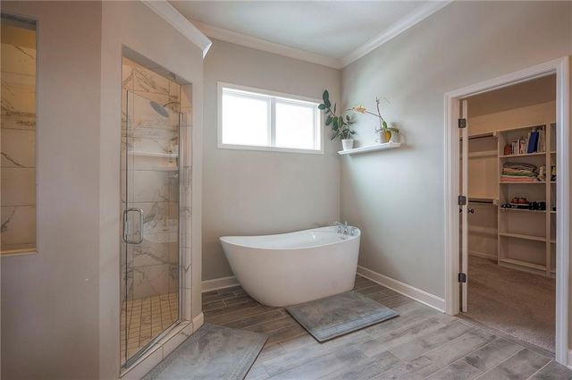 16471 S Parkwood Street, Olathe, KS 66062