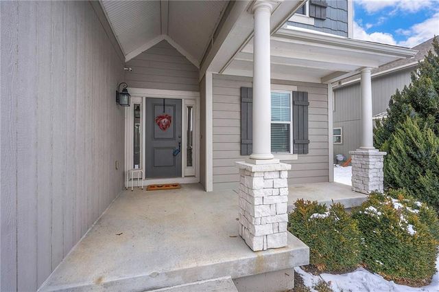 16471 S Parkwood Street, Olathe, KS 66062