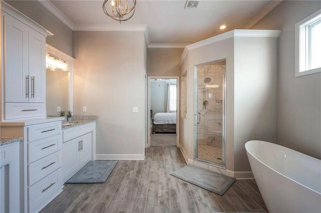 16471 S Parkwood Street, Olathe, KS 66062