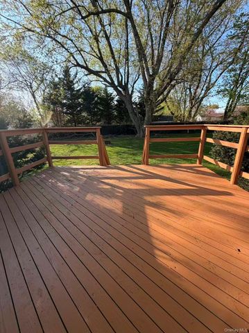 285 Sheep Pasture Road, East Setauket, NY 11733