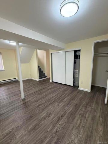 285 Sheep Pasture Road, East Setauket, NY 11733