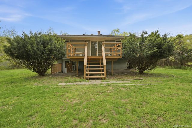 285 Sheep Pasture Road, East Setauket, NY 11733