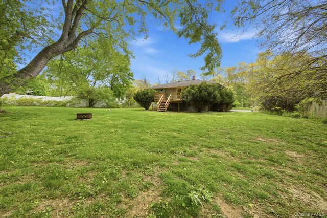 285 Sheep Pasture Road, East Setauket, NY 11733