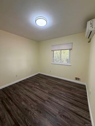 285 Sheep Pasture Road, East Setauket, NY 11733