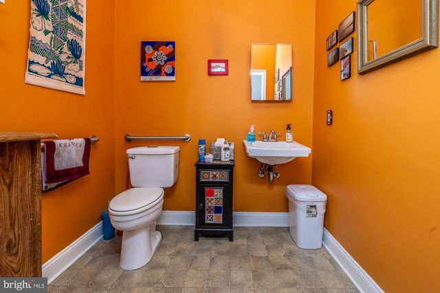 107 W STATE ST, Kennett Square, PA 19348