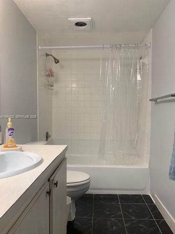 5530 NW 44th Street 111C, Lauderhill, FL 33319