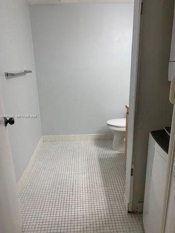 5530 NW 44th Street 111C, Lauderhill, FL 33319