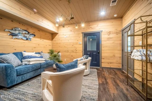 5175 Riversong Way, Sevierville, TN 37876