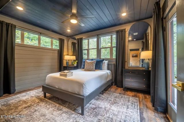 5175 Riversong Way, Sevierville, TN 37876