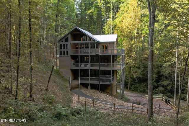 5175 Riversong Way, Sevierville, TN 37876