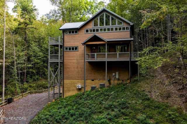 5175 Riversong Way, Sevierville, TN 37876
