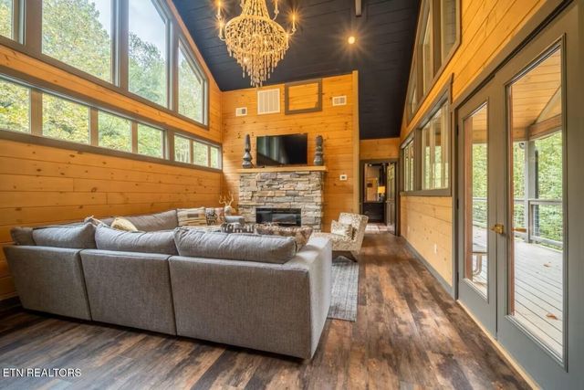 5175 Riversong Way, Sevierville, TN 37876