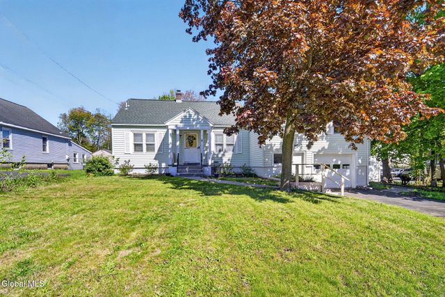 5 Alta Road, Colonie, NY 12205