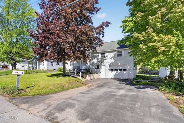 5 Alta Road, Colonie, NY 12205